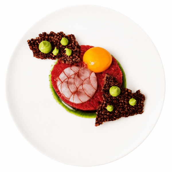 Tartare di manzo locale con chips di grano saraceno, avocado di Sicilia e ravanelli