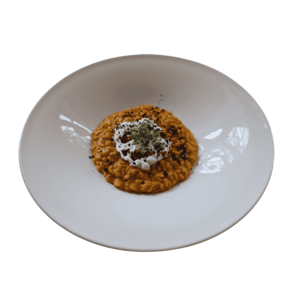 Risotto mit zweierlei Tomaten, Burrata, altem Balsamico, Basilikum und Olivenpulver