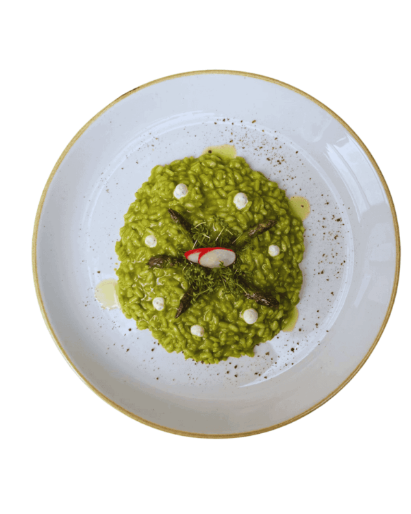 Risotto mit Bärlauch, gegrillten Spargeln, Bauernschinkenröllchen und Kresse