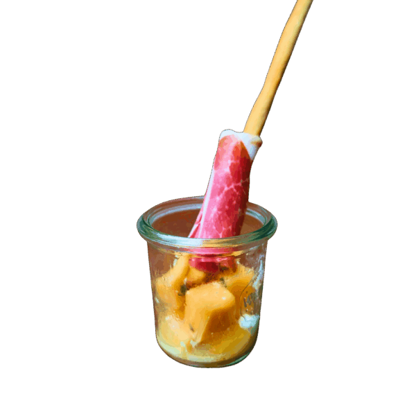 Melonensalat mit Basilikum, Minze, feta und Grissino mit Rohschinken S.Daniele