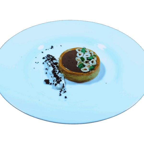 Tartelettes with nougat caramel cream and hazelnuts and seasonal fruit