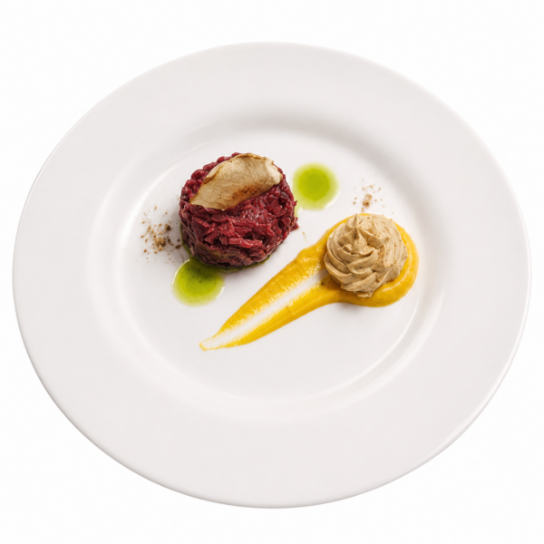 Venison tartare with fermented red cabbage, pumpkin cream & nut butter