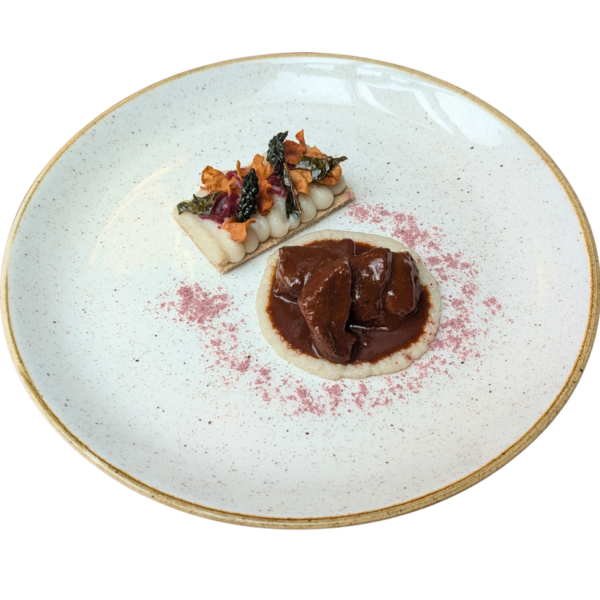 Gulasch di manzo nostrano con sformato di topinambur e grano saraceno e verdure